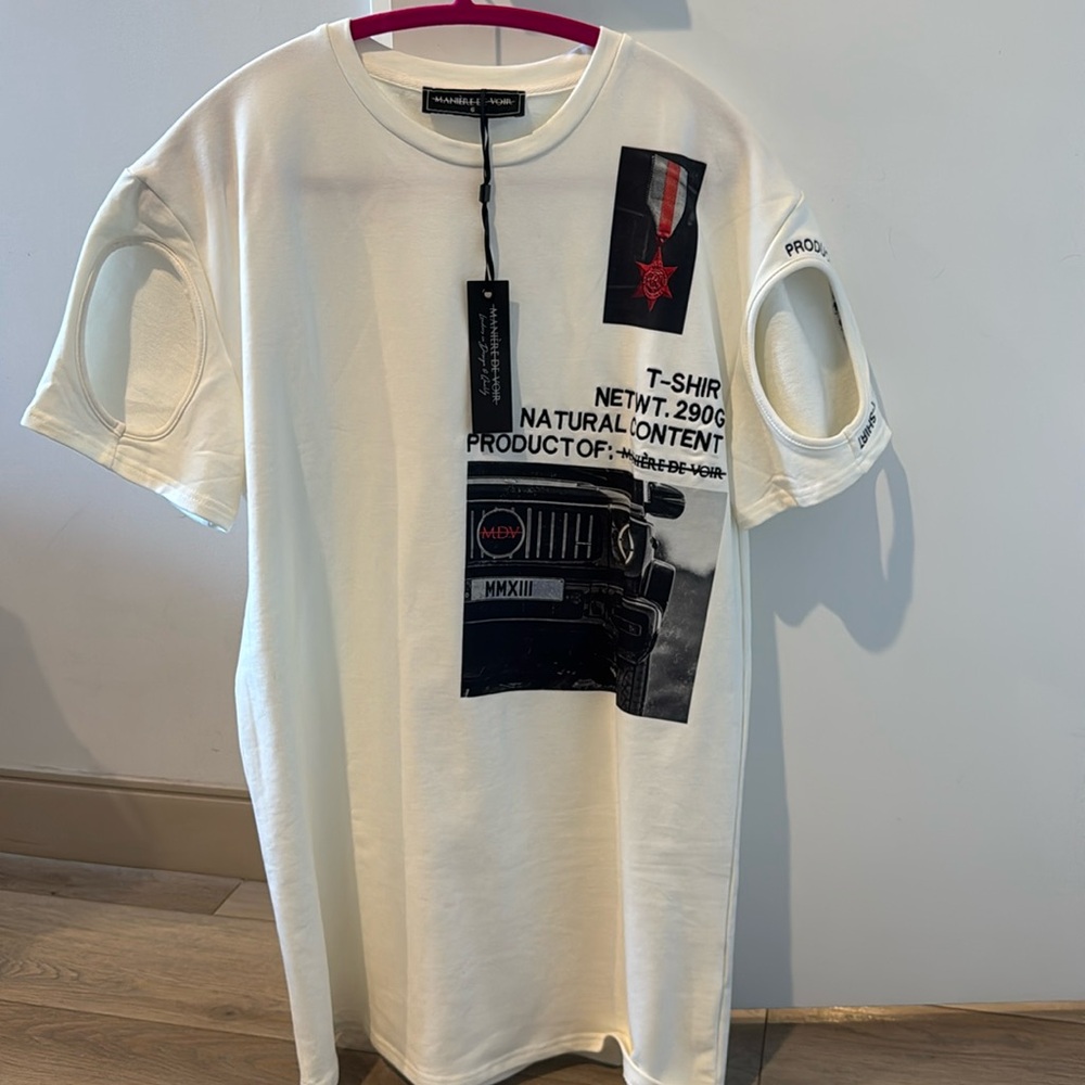 Oversized tee with shoulder cutout